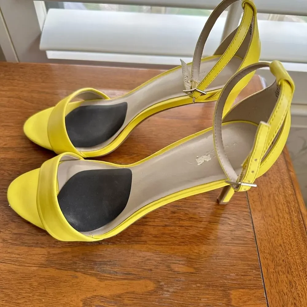 Apt. 9 women’s yellow sling 4” heels